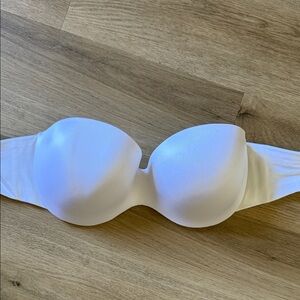 Maidenform White Strapless Bra